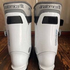 スキーブーツ　GENFACTORY　CARVE7.7　サイズ表記５（24.0～24.5）幅広スキー靴の画像