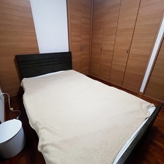 セミダブルベッド　床材割れ　