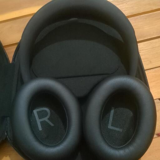 ヘッドフォン Bose NOISE CANCELLING HEADPHONES 700\n\n