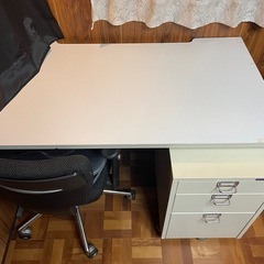 テーブル　机　家具　