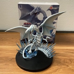 フィギュア　遊戯王　ブルーアイズ