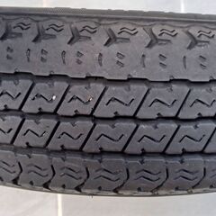145/80R12   ダンロップ　と　ヨコハマ　のタイヤです。の画像