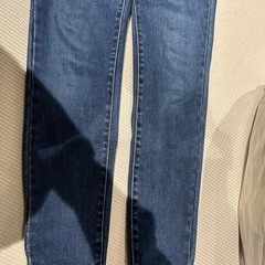 ユニクロ マタニティデニム マタニティズボンの画像