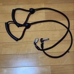 トレーニングベンチ、ダンベル、プレートセットの画像
