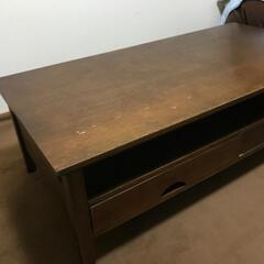 アンティークなコーヒーテーブルの画像