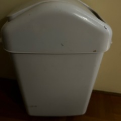 ゴミ箱の画像