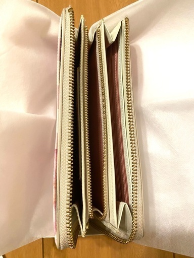 【良品】ルリア4℃ 長財布　レディース　財布ピンク　花柄　ファスナー　春