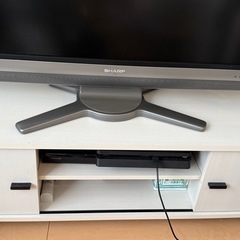 【お取引決まりました！】
40型SHARPの液晶テレビとニトリのテレビボードの画像