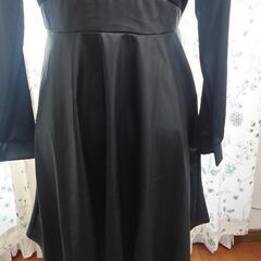 ワンピース スカート部分フェイクレザー 辛口コーデの画像