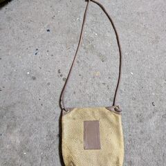 茶色の皮のショルダーバッグ中古の画像