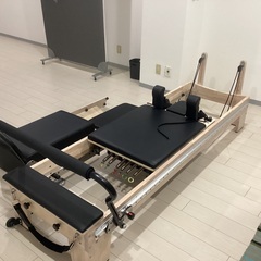 テクニカルスプリットリフォーマー　REF-102　リフォーマー　/ 業務用　定価65万　ピラティスマシン　（株）アルプス　美品の画像