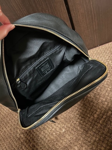 お渡し済み★極美品★COACH ブラックレザーリュック　ゴールドエンブレム