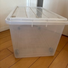 プラスティックケース　押入れ収納④