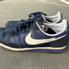 NIKEスニーカー　ネイビーの画像