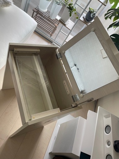 ドレッサー　鏡付き　椅子収納付き