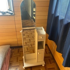 ドレッサー
