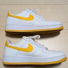 ナイキ Nike AIR FORCE 1 '07 FJ4146-105 エアフォース1 スニーカー イエロー 26cmの画像