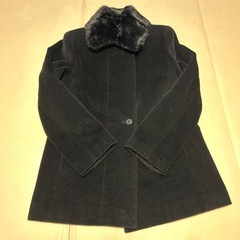 11AR　黒ファー襟付きボタンコート　あったか　おしゃれ