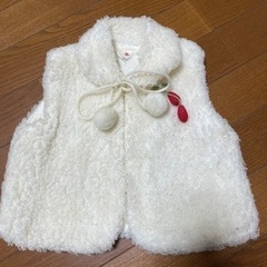 中古　モコモコ白ベストの画像