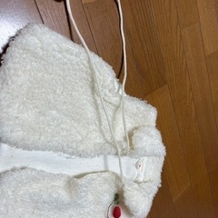 中古　モコモコ白ベストの画像