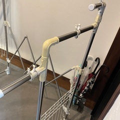 折り畳み物干し竿の画像