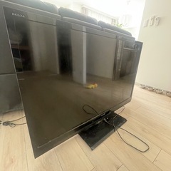 TOSHIBA 46型テレビ