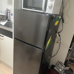 冷蔵庫と電子レンジの画像