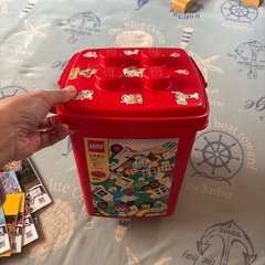 大量のLEGOの画像