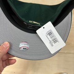 新品・タグ付き　ニューエラ　ボストン・レッドソックス ダークグリーン キャップ　ユニセックスの画像