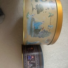 ディズニーファンタジースプリングス空缶２個の画像