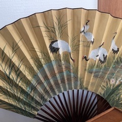 巨大な扇子