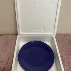 大皿と発砲スチロール箱2セットずつの画像