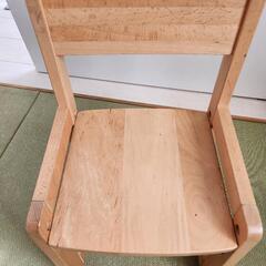 子供用　椅子　木材の画像