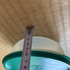 【USED】☆タッパーウェア☆保存容器☆緑色のふた☆丸型☆しっかり密閉
☆の画像