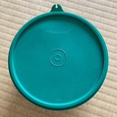 【USED】☆タッパーウェア☆保存容器☆緑色のふた☆丸型☆しっか...