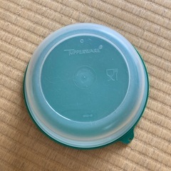 【USED】☆タッパーウェア☆保存容器☆緑色のふた☆丸型☆しっかり密閉
☆の画像
