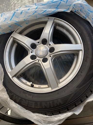 スタッドレスタイヤ