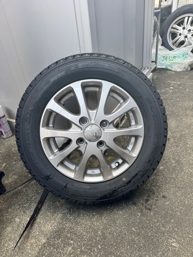 軽自動車 スタッドレスタイヤ4本 アルミホイール付き
