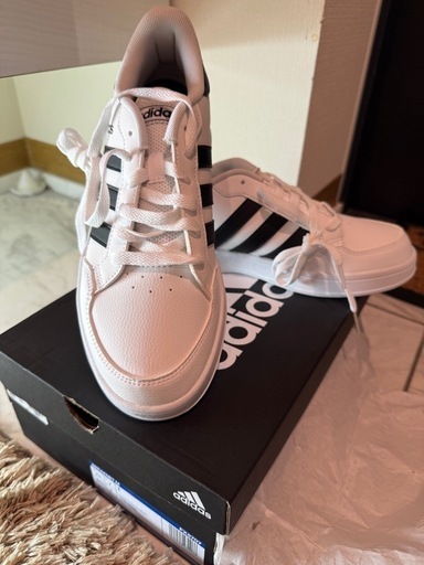 新品未使用‼️adidasスニーカー