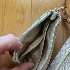 GROVEショルダーバッグの画像