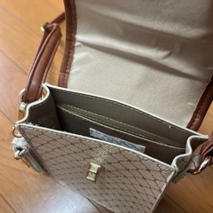 GROVEショルダーバッグの画像