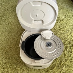 SHARP  3合 炊飯器の画像