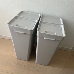 IKEAゴミ箱2個の画像