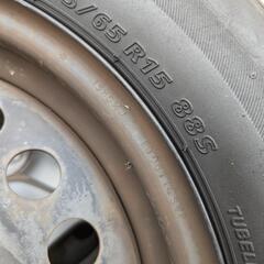 フリード純正スチールホイールタイヤ付きの画像