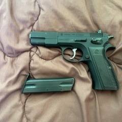 東京マルイ　コキングガン　Cz75 ファーストモデル　