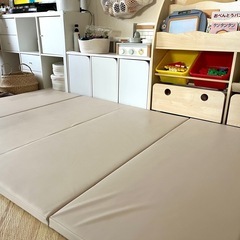 【お譲り先決定】プレイマット ベビーマット 防水 折り畳み 