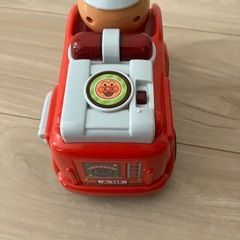 アンパンマン おしゃべり消防車の画像