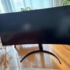 ⠀【ほぼ新品⠀】LG PCモニター 