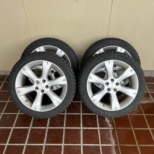 スタッドレスタイヤ　SUBARU純正ホイール付き