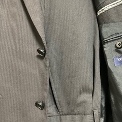 スーツ(YUKI TORII)の画像